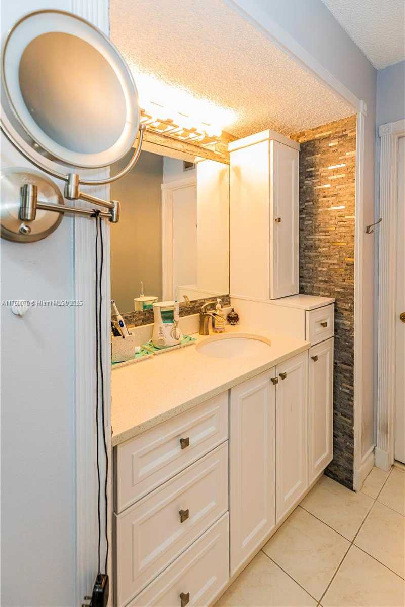 Small Image of 565 NORTH WEST 98TH AVE #565, Plantation Number 20