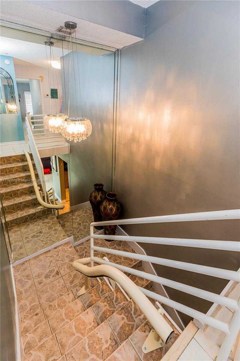 Small Image of 565 NORTH WEST 98TH AVE #565, Plantation Number 24