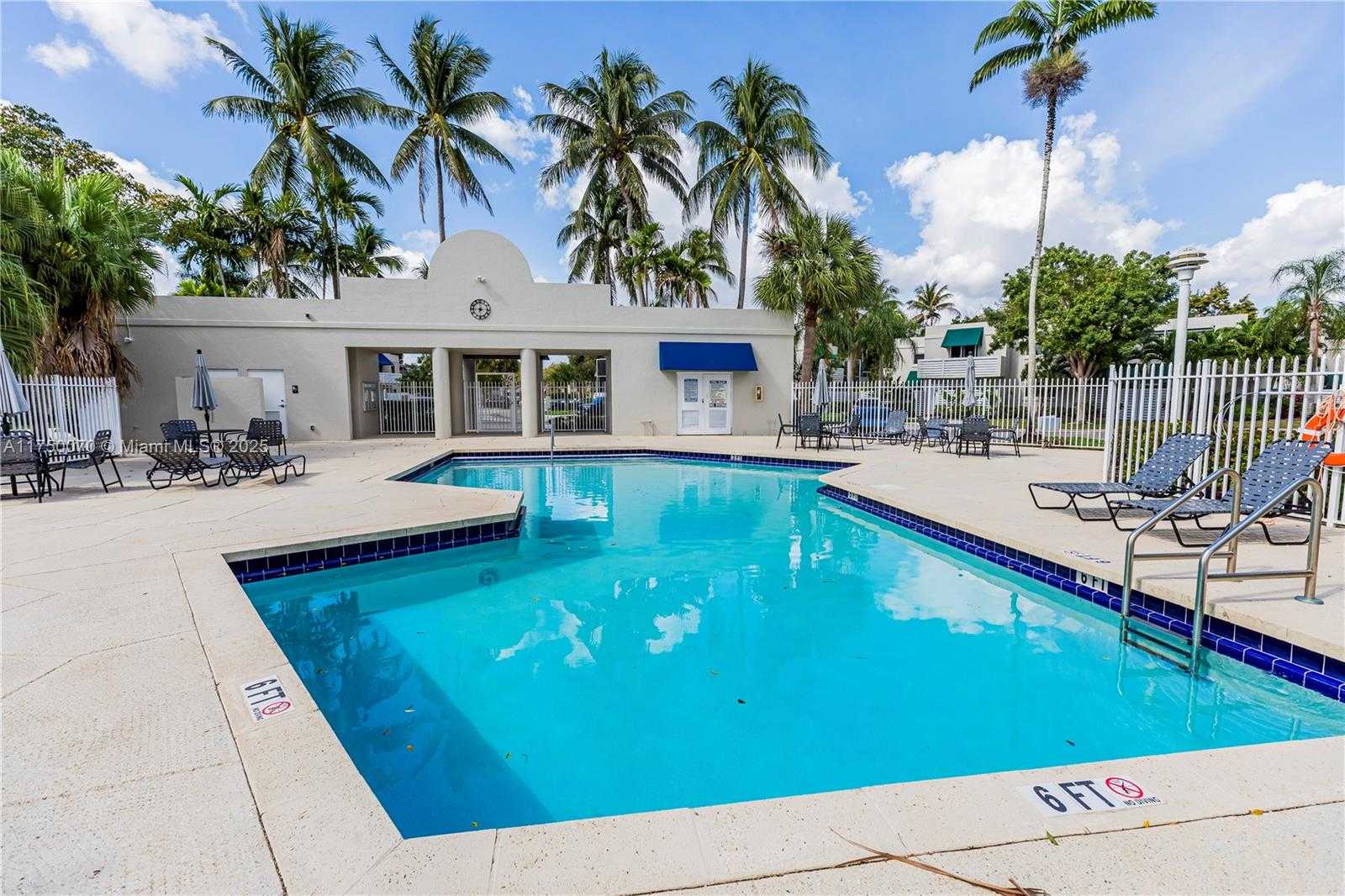 Small Image of 565 NORTH WEST 98TH AVE #565, Plantation Number 28