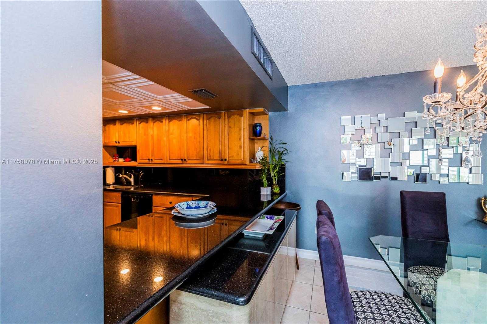 Small Image of 565 NORTH WEST 98TH AVE #565, Plantation Number 3
