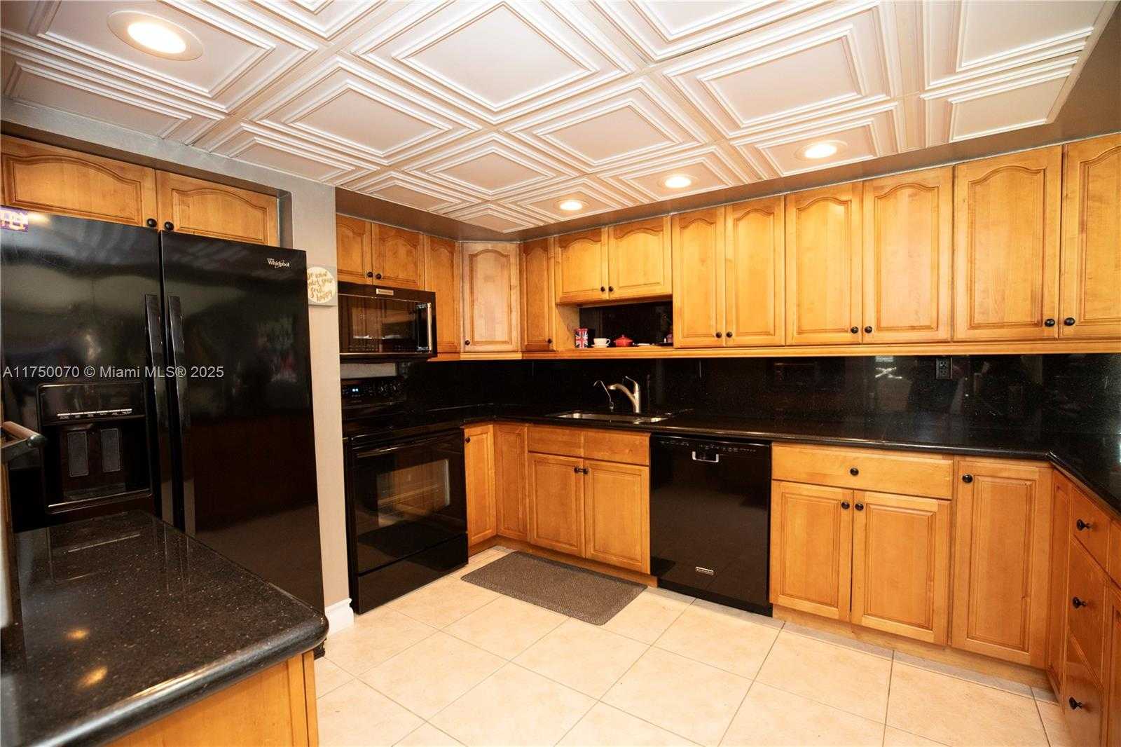 Small Image of 565 NORTH WEST 98TH AVE #565, Plantation Number 5