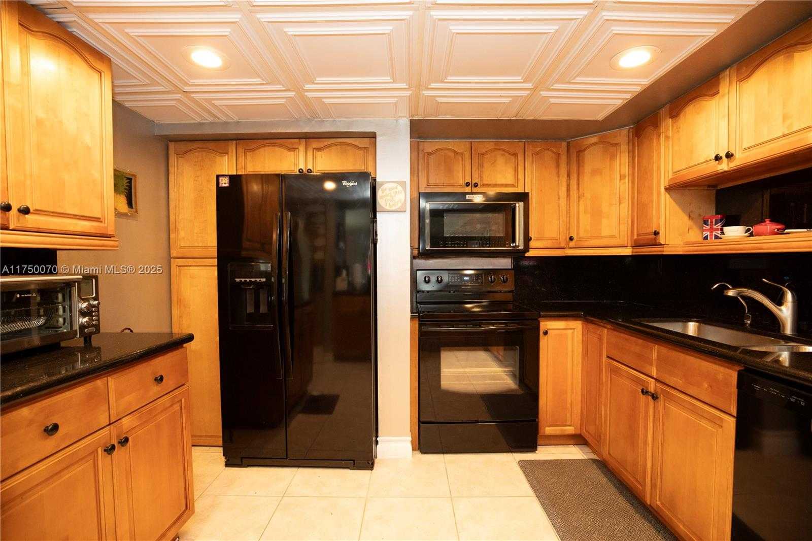 Small Image of 565 NORTH WEST 98TH AVE #565, Plantation Number 6