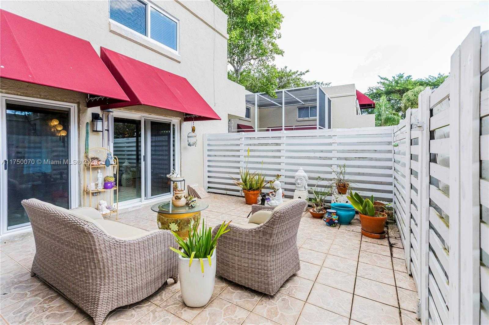Small Image of 565 NORTH WEST 98TH AVE #565, Plantation Number 9