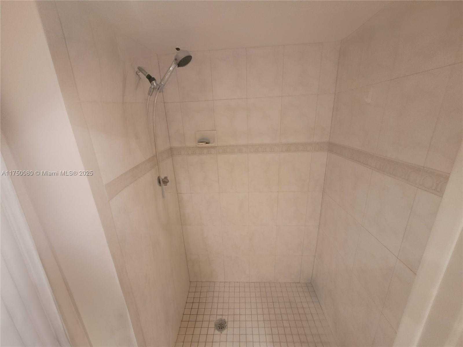 Small Image of 18051 BISCAYNE BLVD #801, Aventura Number 16