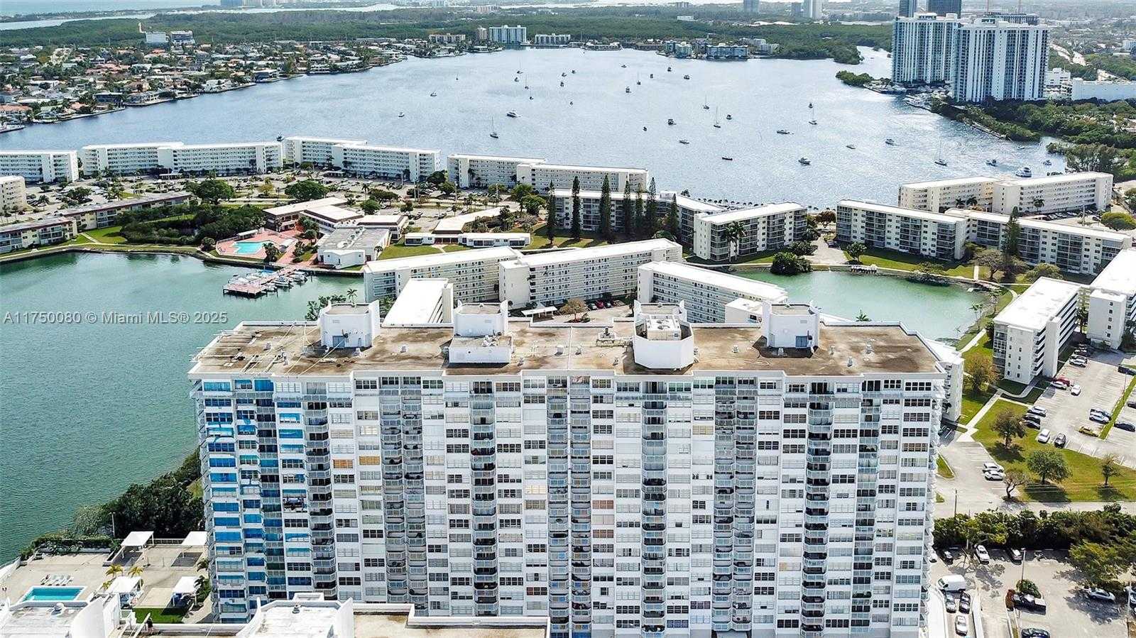 Small Image of 18051 BISCAYNE BLVD #801, Aventura Number 2