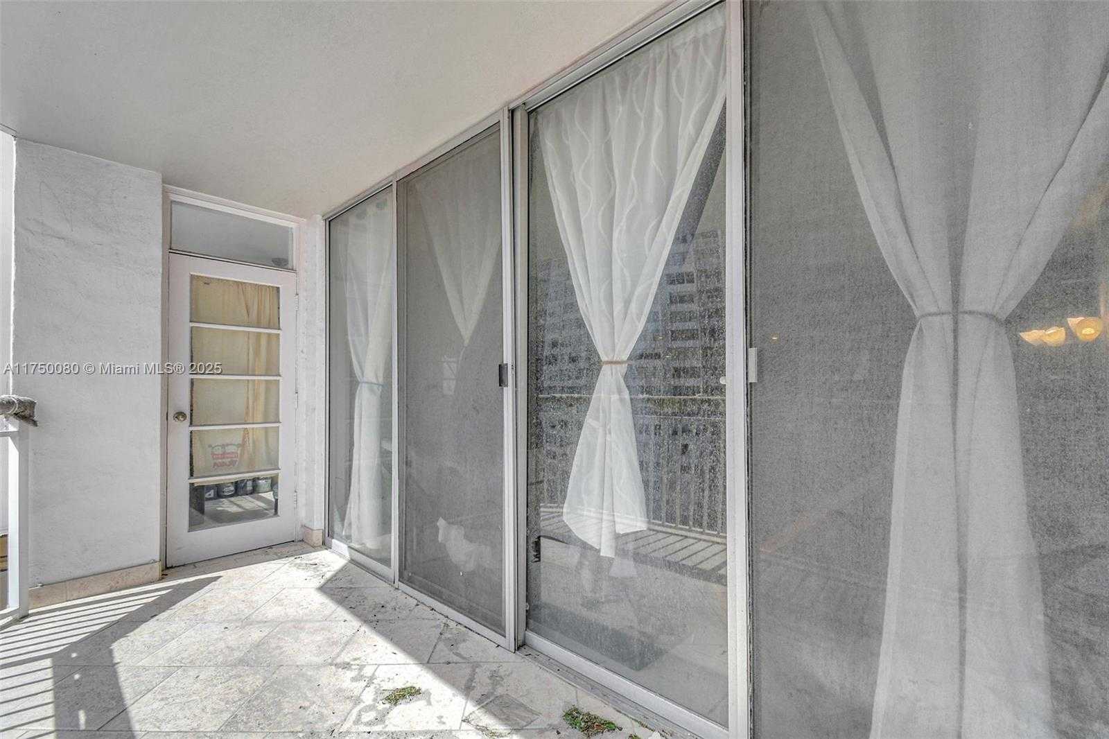 Small Image of 18051 BISCAYNE BLVD #801, Aventura Number 8