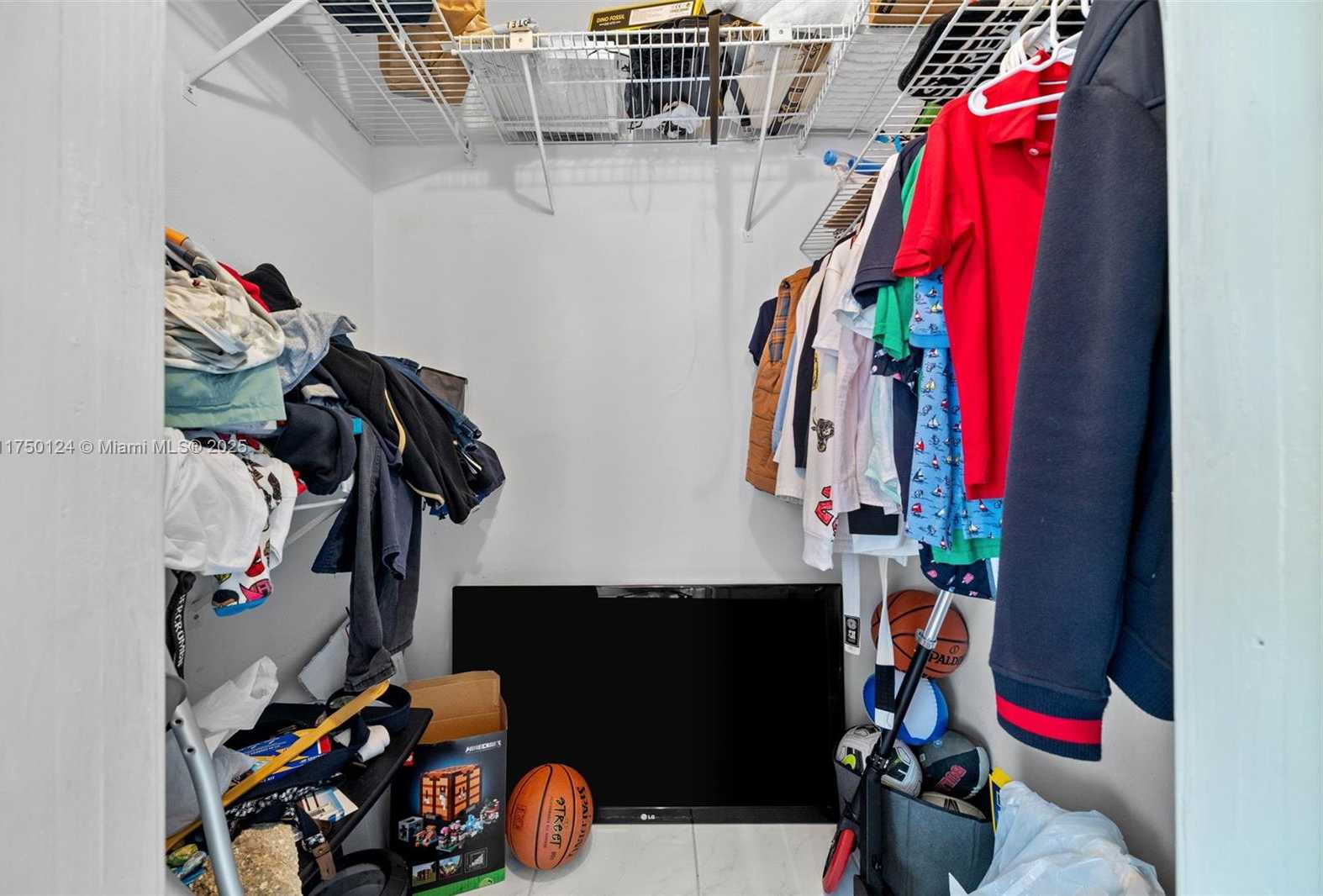 Small Image of 300 BAYVIEW DR #807, Sunny Isles Beach Number 19