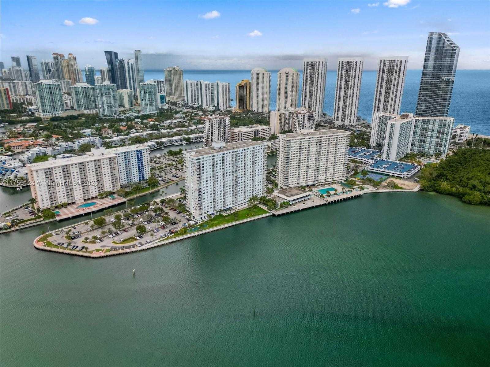 Small Image of 300 BAYVIEW DR #807, Sunny Isles Beach Number 45