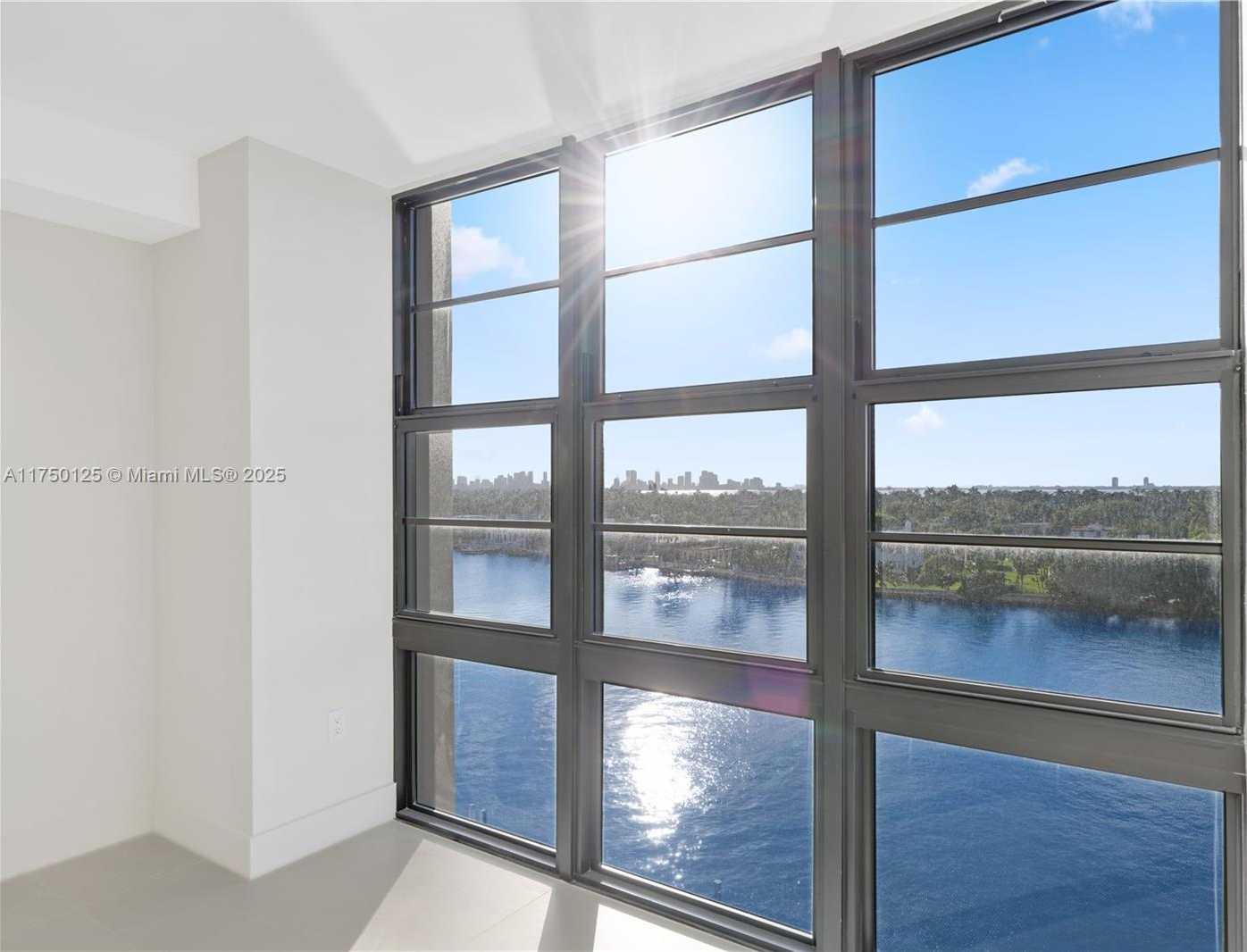 Small Image of 5500 COLLINS AVE #802, Miami Beach Number 22
