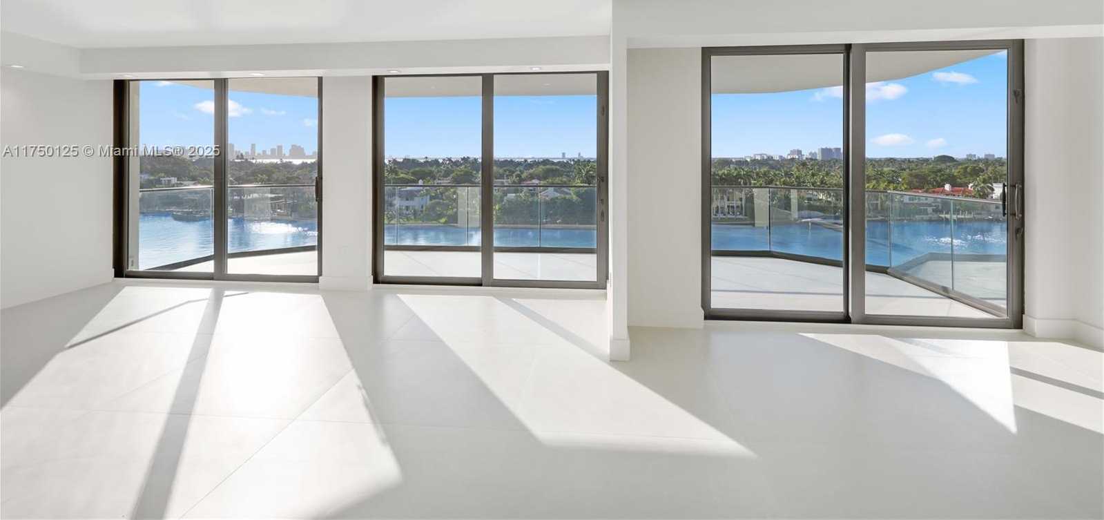 Small Image of 5500 COLLINS AVE #802, Miami Beach Number 34