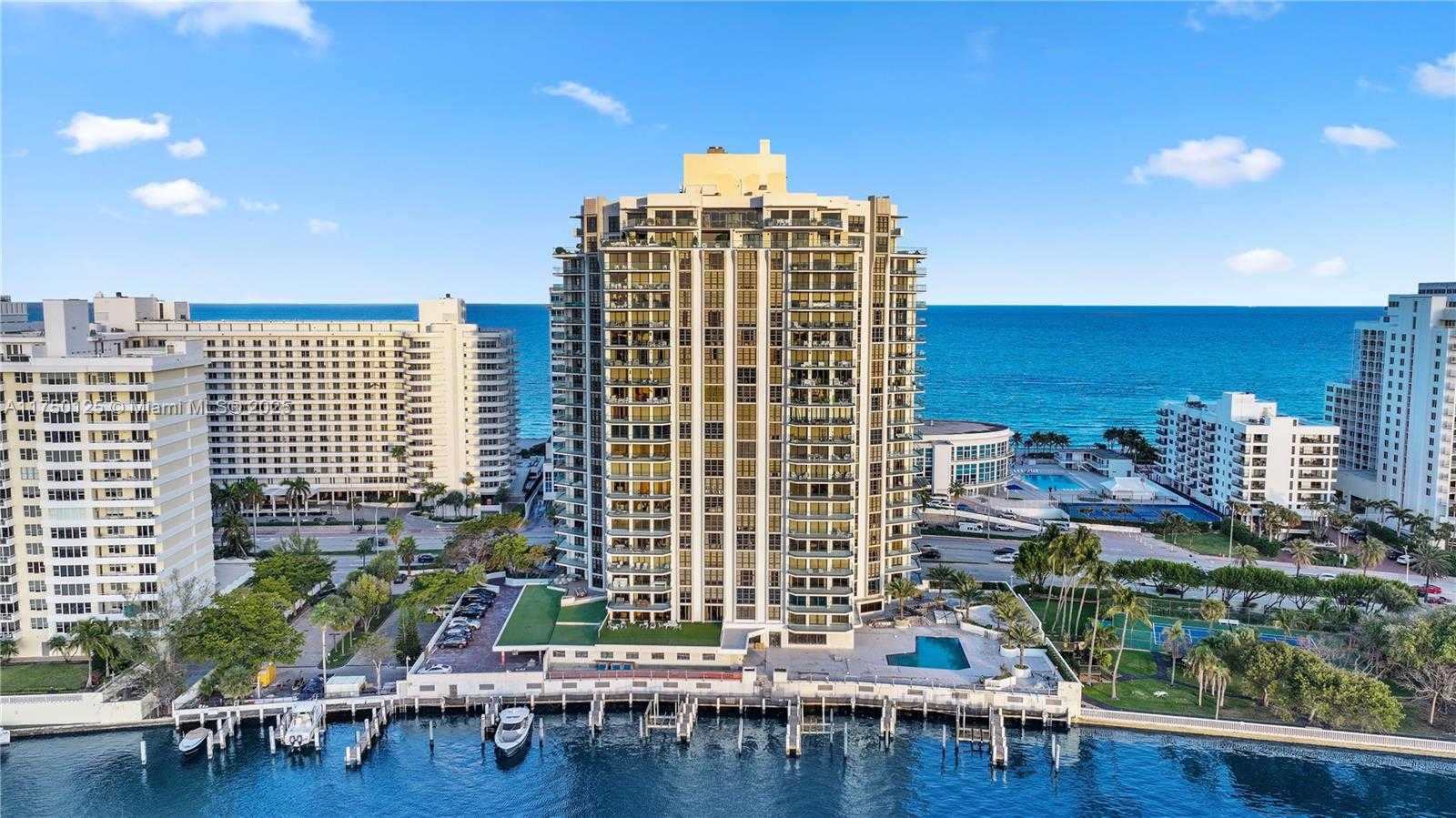 Small Image of 5500 COLLINS AVE #802, Miami Beach Number 50