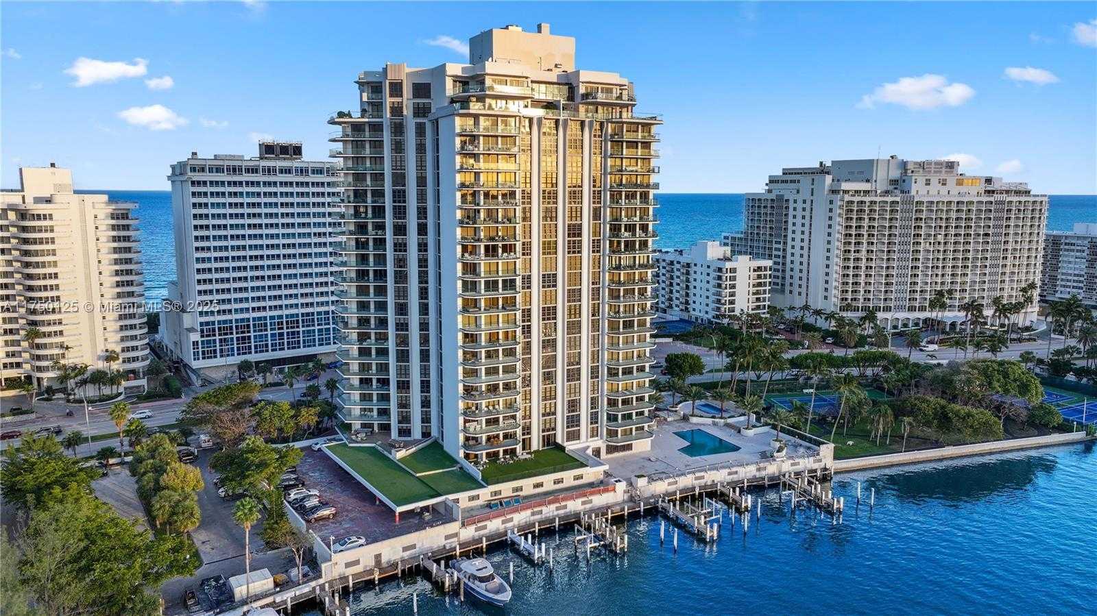 Small Image of 5500 COLLINS AVE #802, Miami Beach Number 51