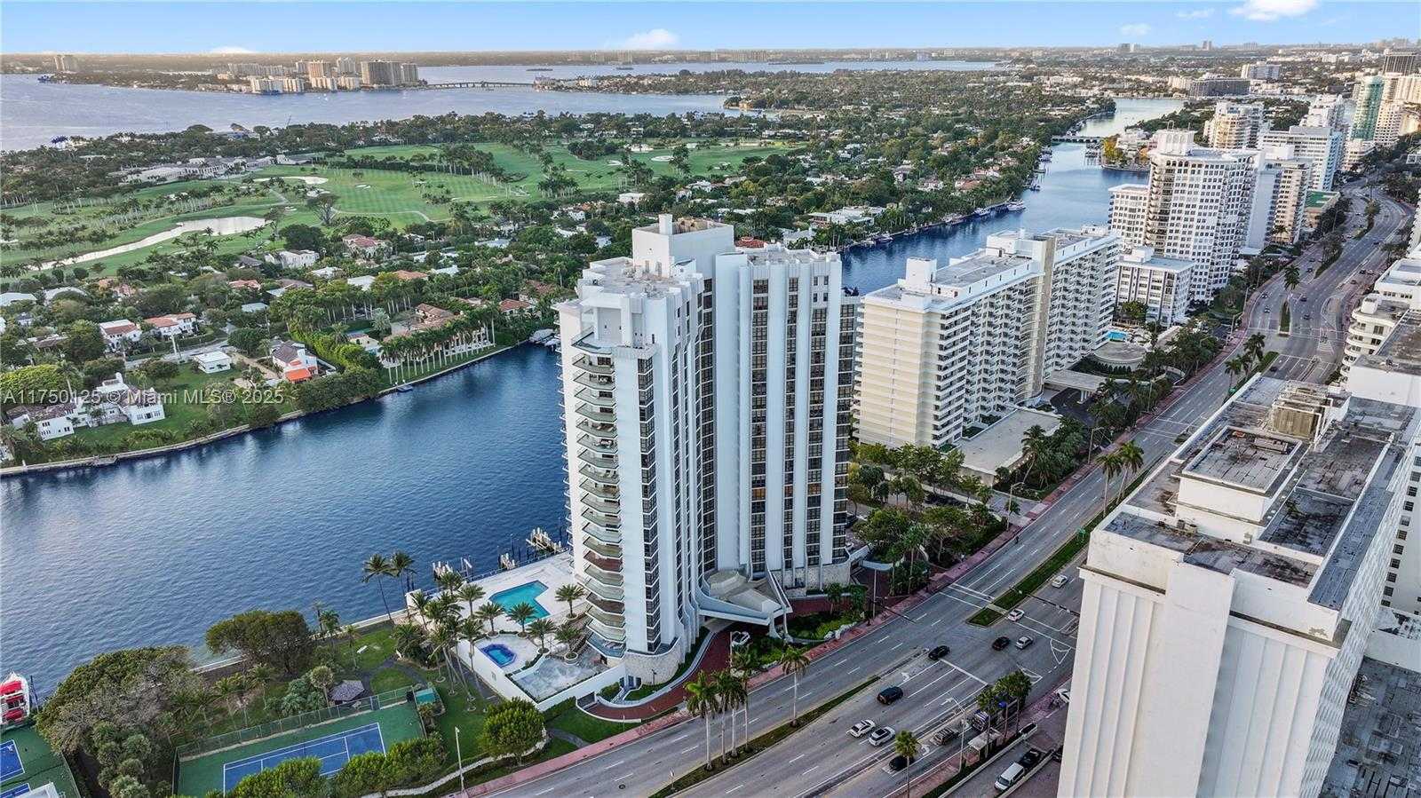 Small Image of 5500 COLLINS AVE #802, Miami Beach Number 54