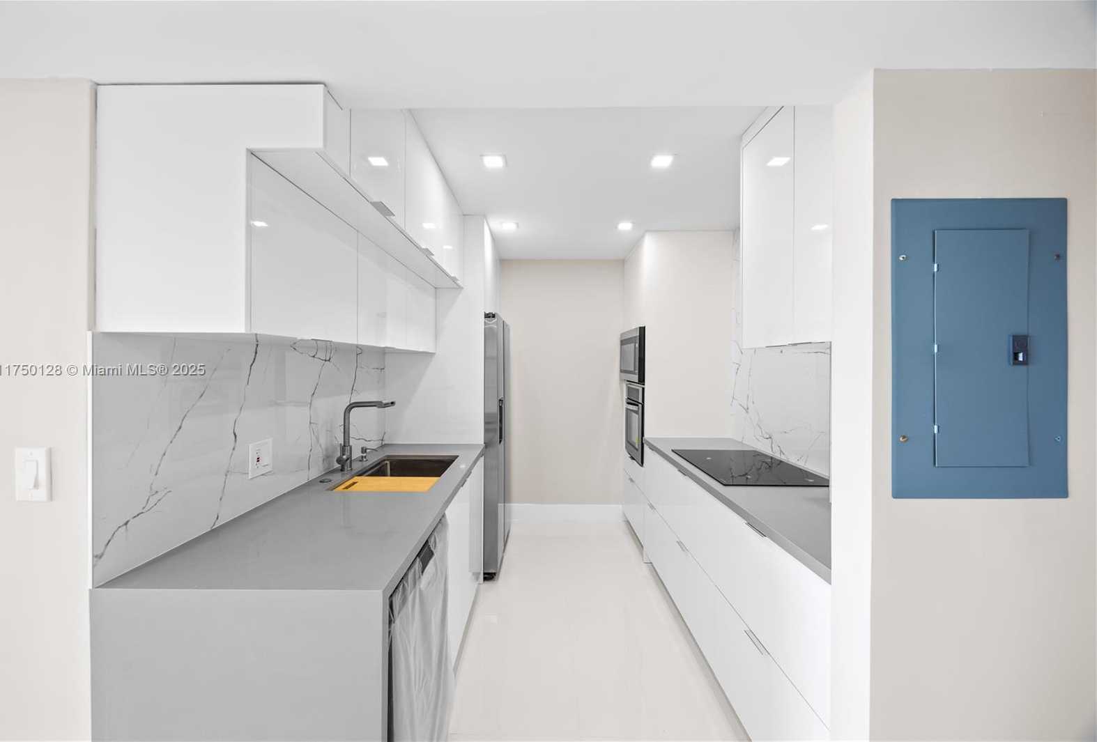 Small Image of 20379 WEST COUNTRY CLUB DR #2632-, Aventura Number 4