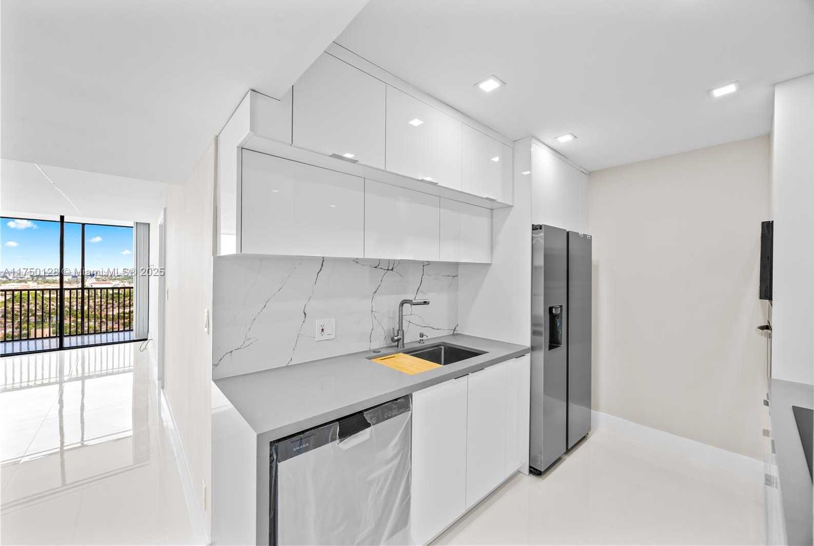 Small Image of 20379 WEST COUNTRY CLUB DR #2632-, Aventura Number 5