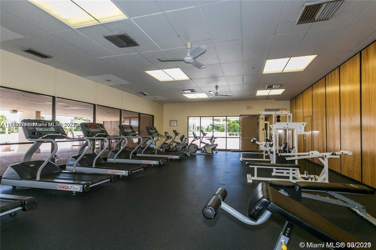 Small Image of 20379 WEST W COUNTRY CLUB DR #2539, Aventura Number 25