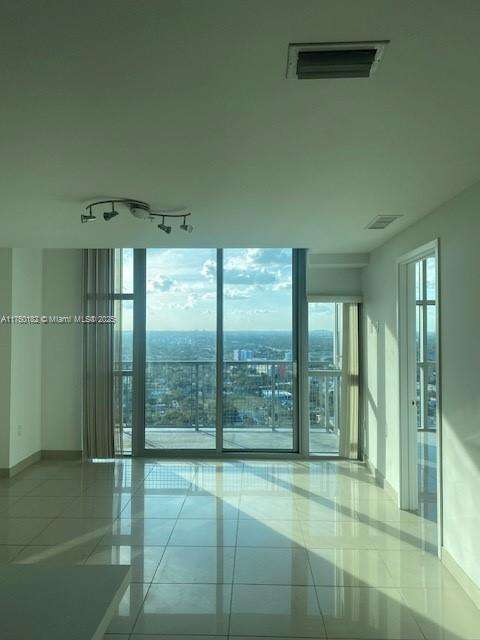 Small Image of 3301 NE 1st Ave, Miami, FL 33137, USA Number 14