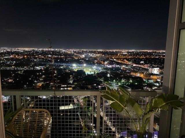 Small Image of 3301 NE 1st Ave, Miami, FL 33137, USA Number 21