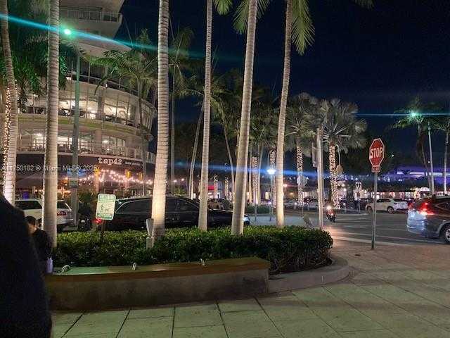 Small Image of 3301 NE 1st Ave, Miami, FL 33137, USA Number 22