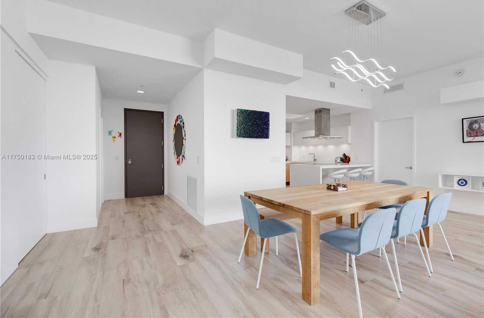 Small Image of 17111 BISCAYNE BLVD #LPH8, North Miami Beach Number 14