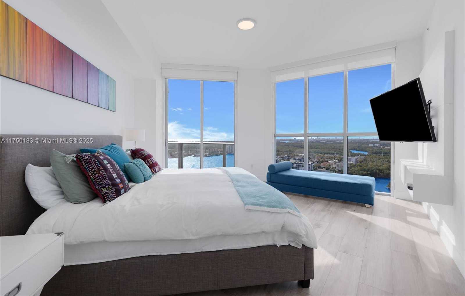 Small Image of 17111 BISCAYNE BLVD #LPH8, North Miami Beach Number 15