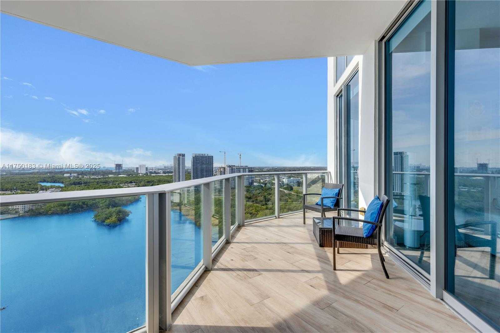 Small Image of 17111 BISCAYNE BLVD #LPH8, North Miami Beach Number 24