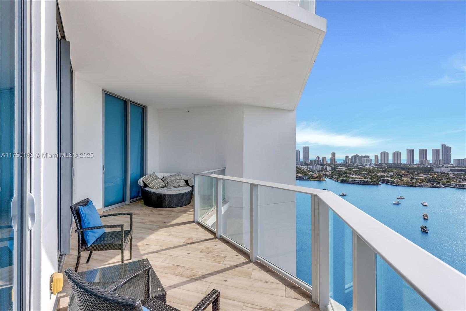 Small Image of 17111 BISCAYNE BLVD #LPH8, North Miami Beach Number 25