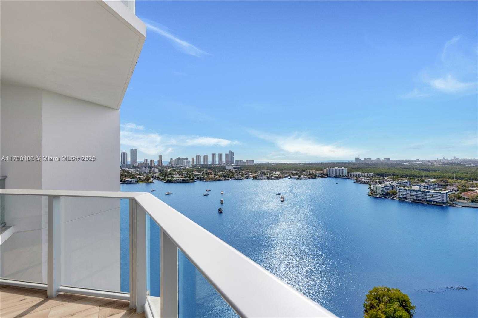 Small Image of 17111 BISCAYNE BLVD #LPH8, North Miami Beach Number 26