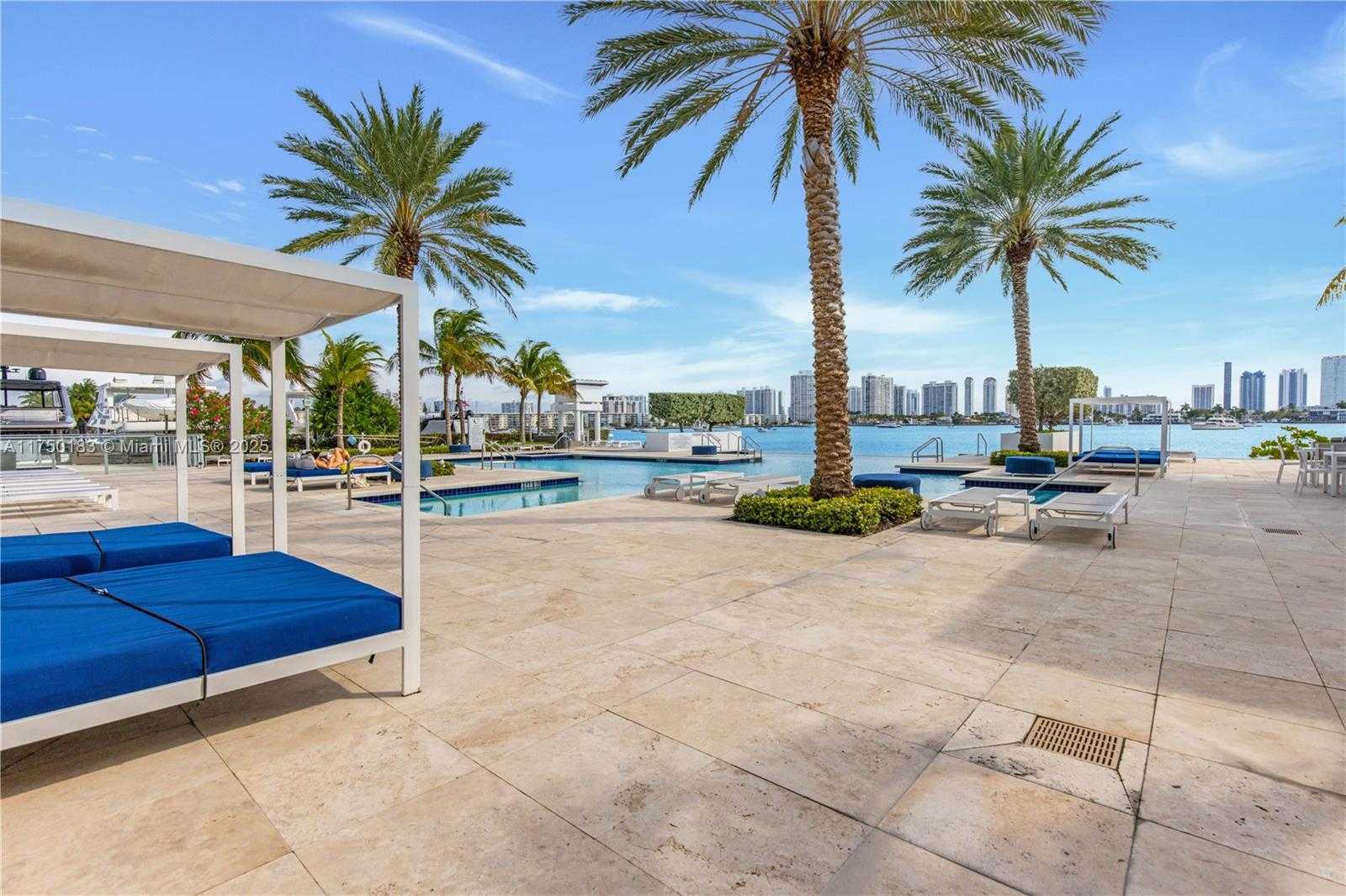 Small Image of 17111 BISCAYNE BLVD #LPH8, North Miami Beach Number 31