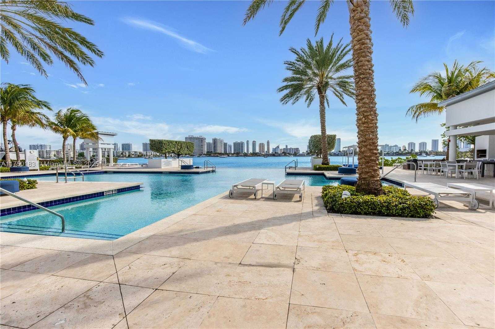Small Image of 17111 BISCAYNE BLVD #LPH8, North Miami Beach Number 32