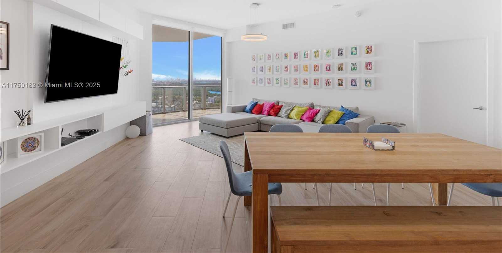 Small Image of 17111 BISCAYNE BLVD #LPH8, North Miami Beach Number 7