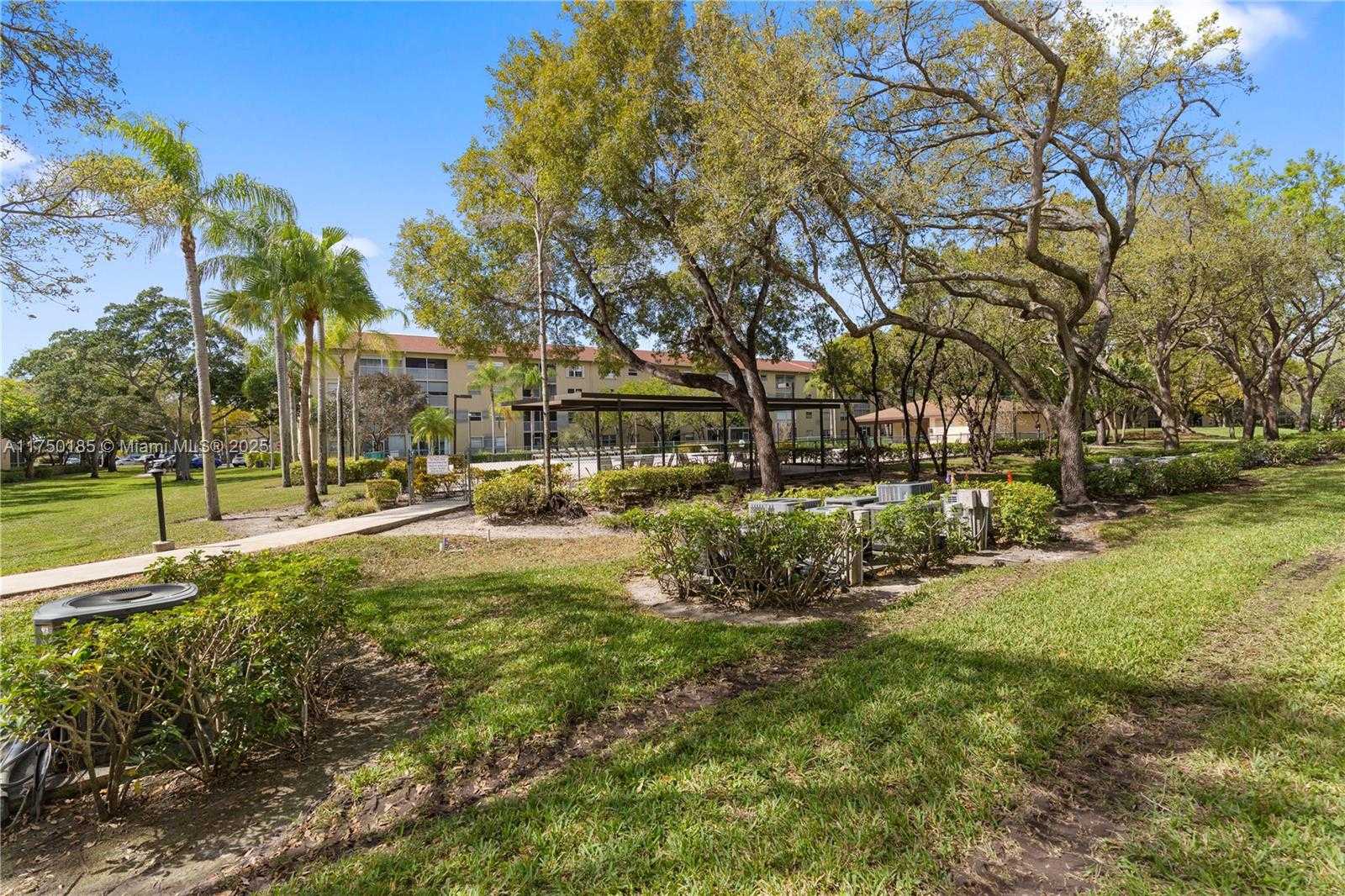 Small Image of 1400 SOUTH WEST 124TH TER #106Q, Pembroke Pines Number 22