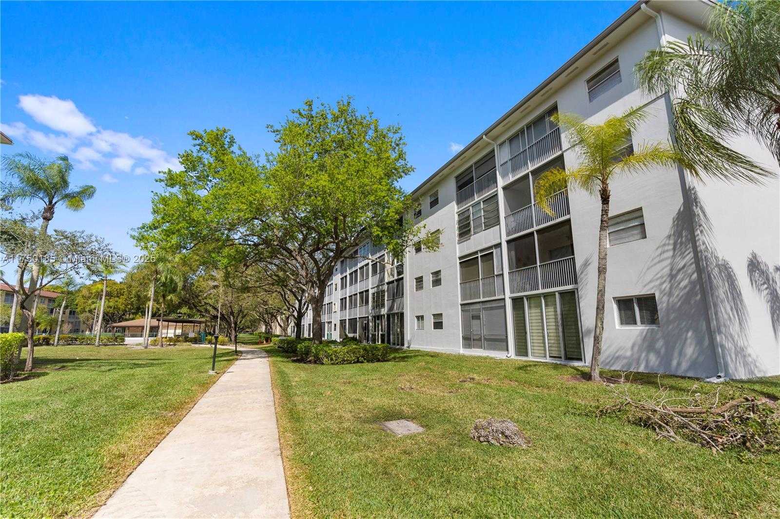Small Image of 1400 SOUTH WEST 124TH TER #106Q, Pembroke Pines Number 23