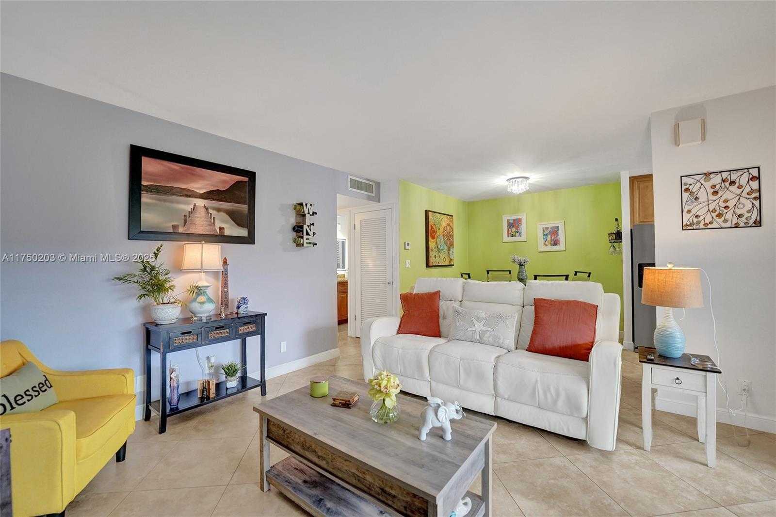 Small Image of 5300 WASHINGTON ST #I203, Hollywood Number 10