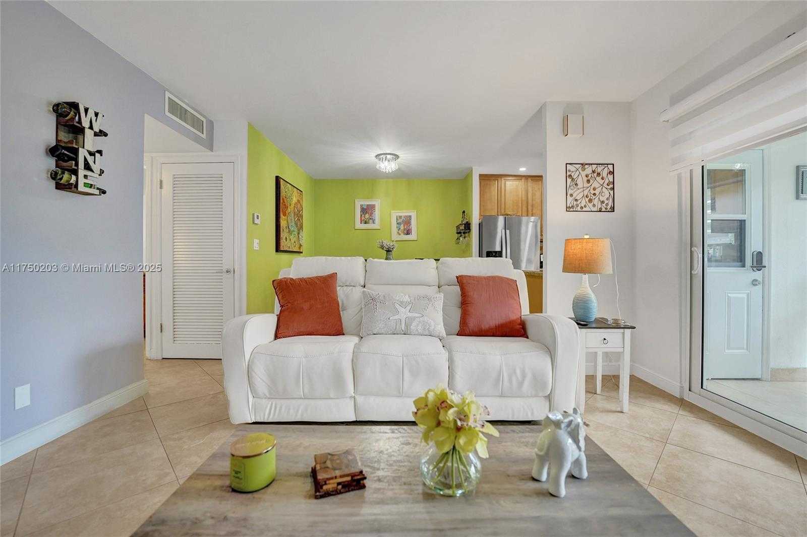 Small Image of 5300 WASHINGTON ST #I203, Hollywood Number 8