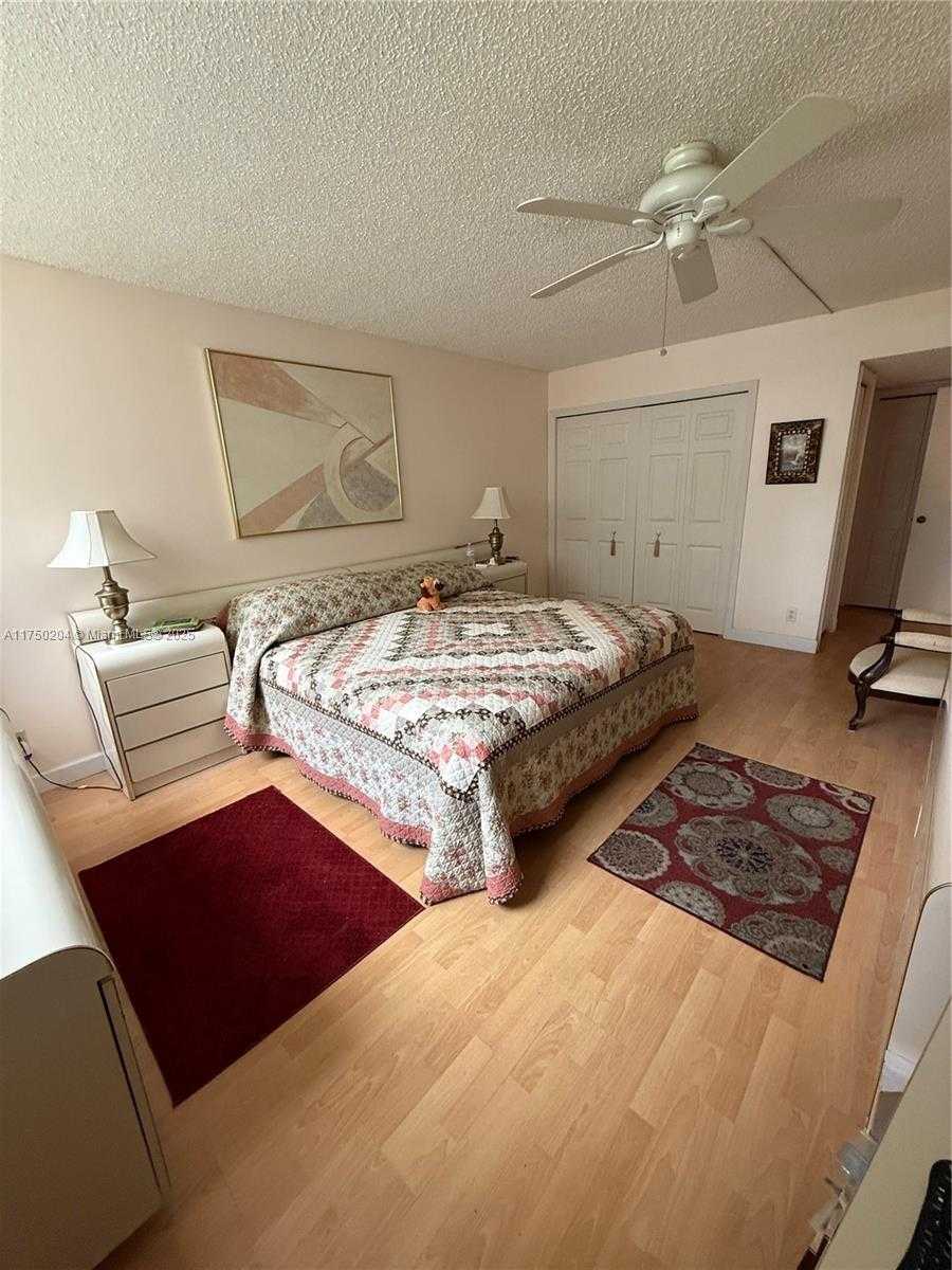 Small Image of 16500 GOLF CLUB RD #204, Weston Number 11
