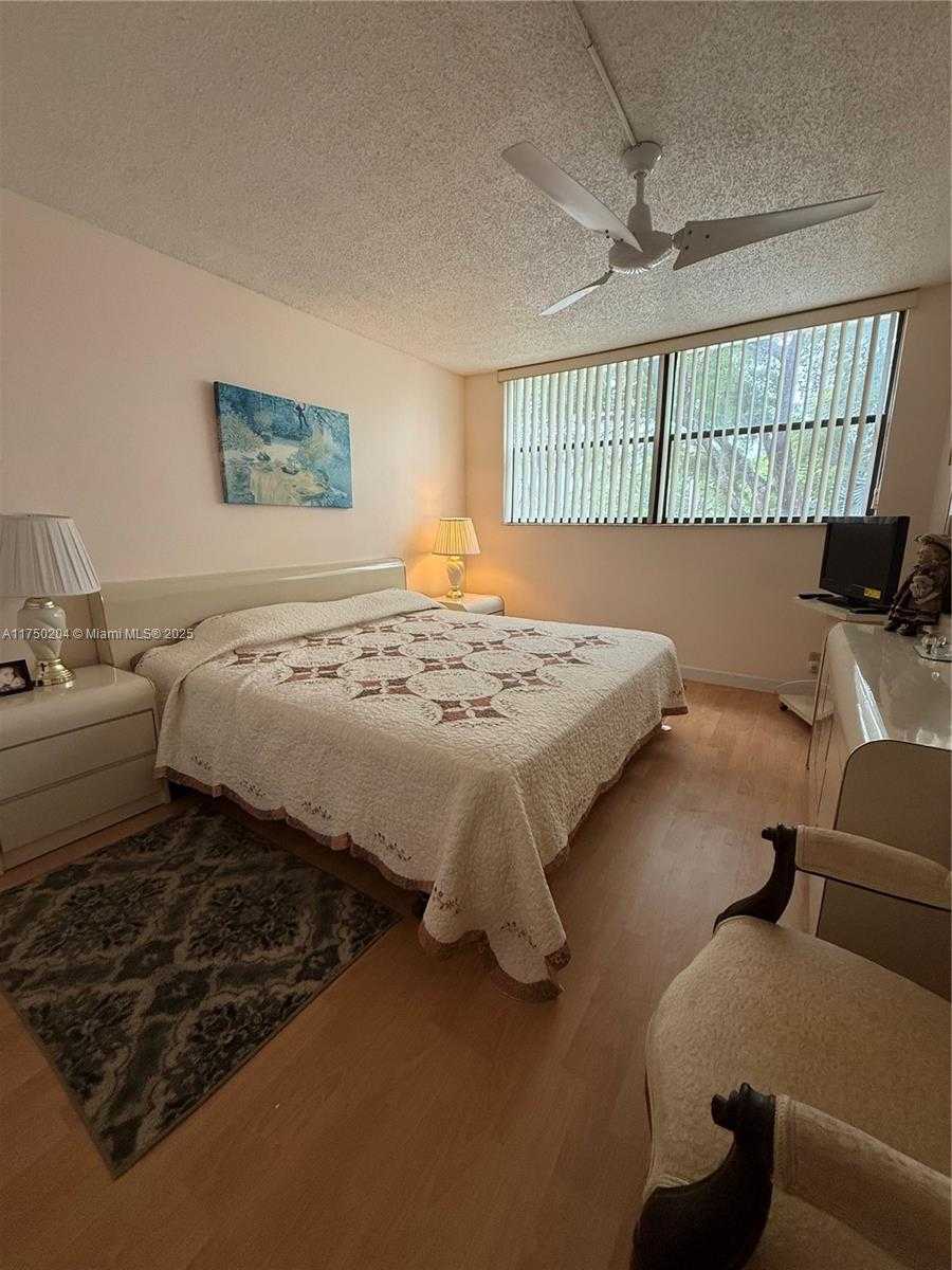Small Image of 16500 GOLF CLUB RD #204, Weston Number 13