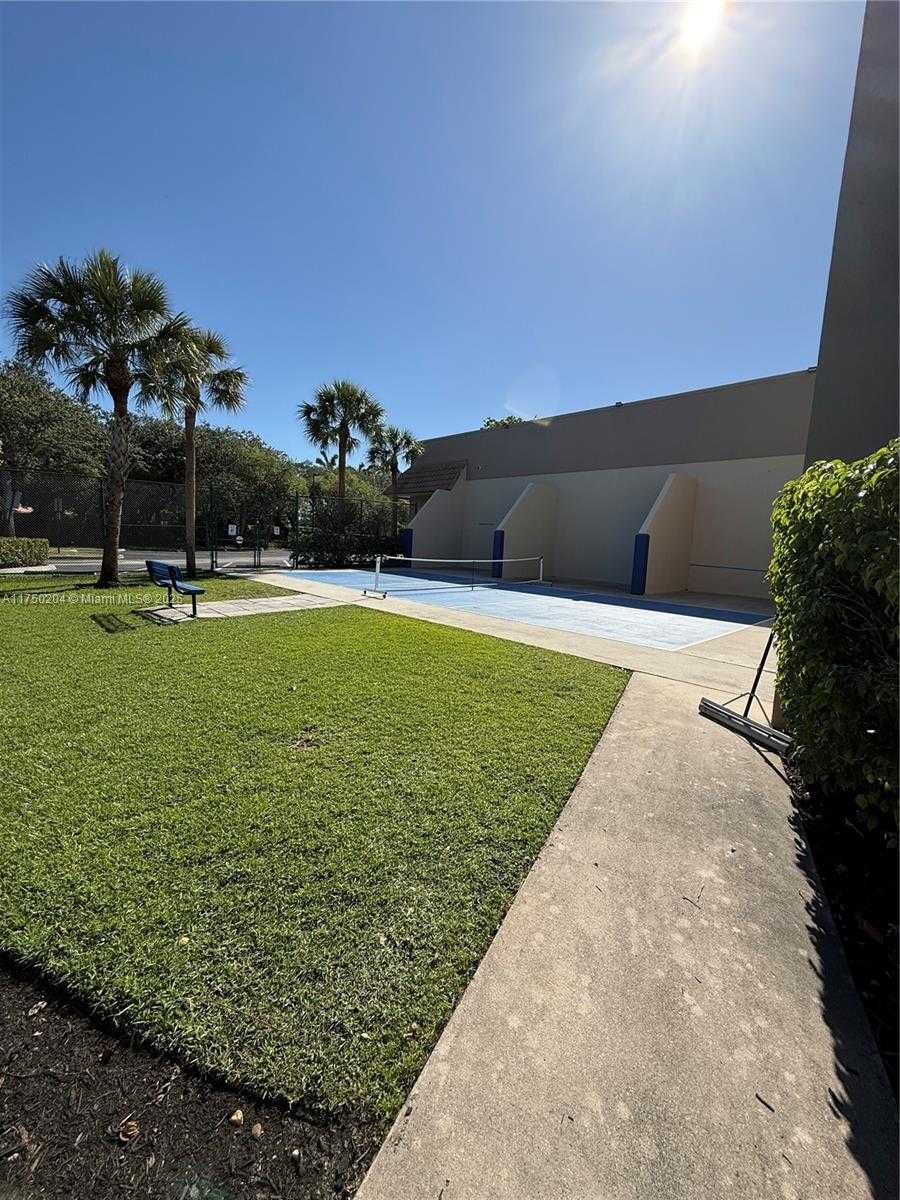 Small Image of 16500 GOLF CLUB RD #204, Weston Number 31