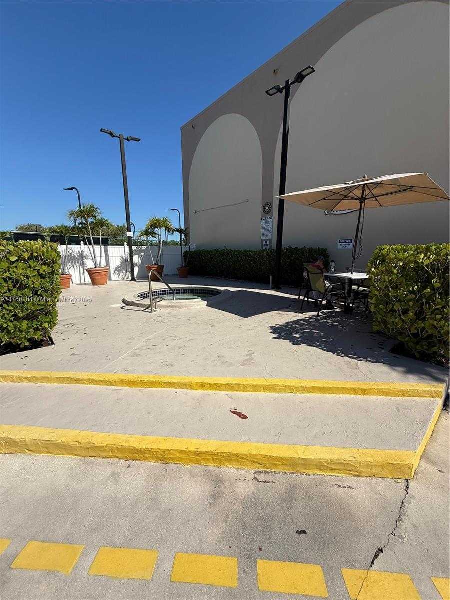 Small Image of 16500 GOLF CLUB RD #204, Weston Number 32
