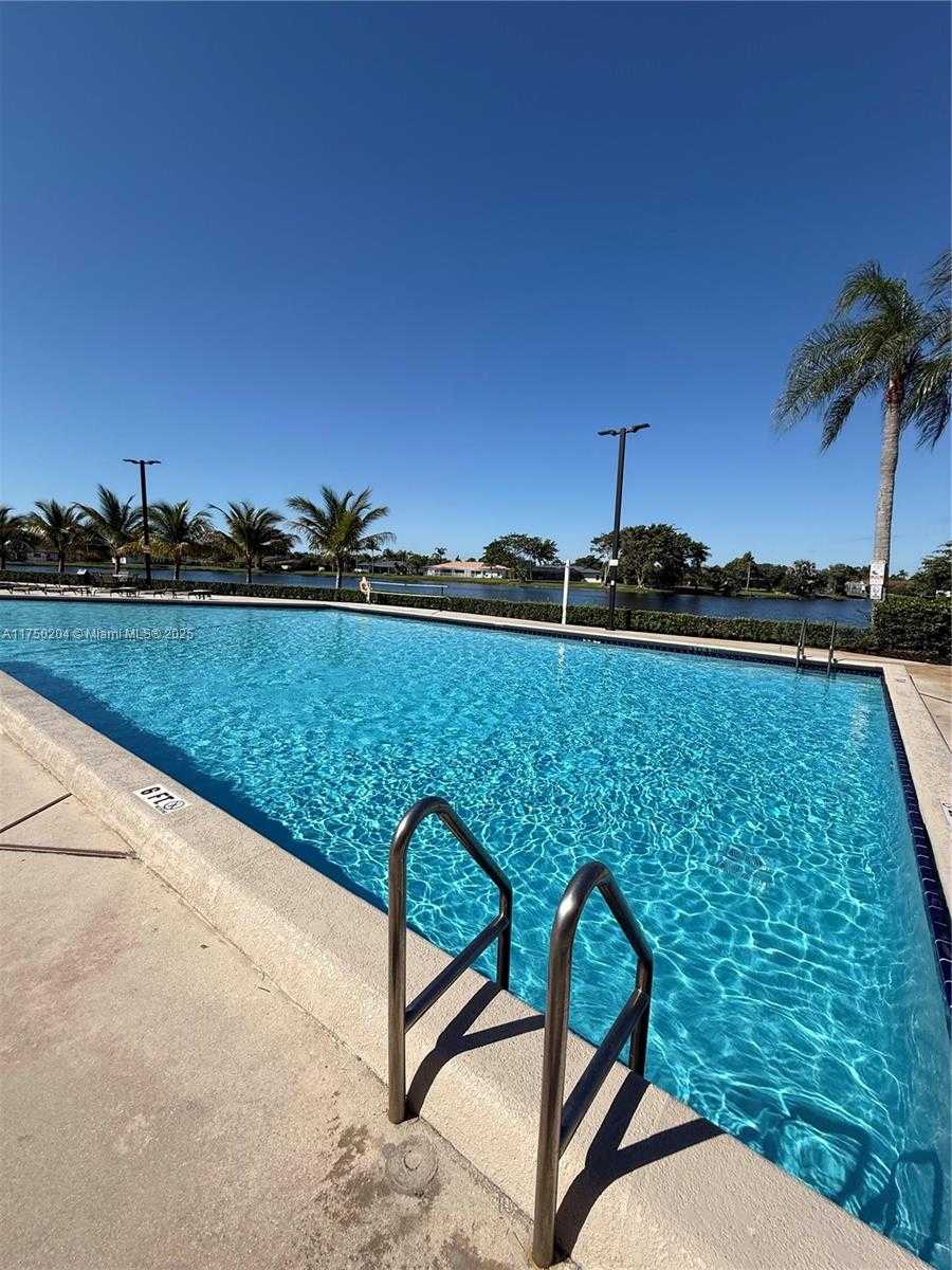 Small Image of 16500 GOLF CLUB RD #204, Weston Number 33