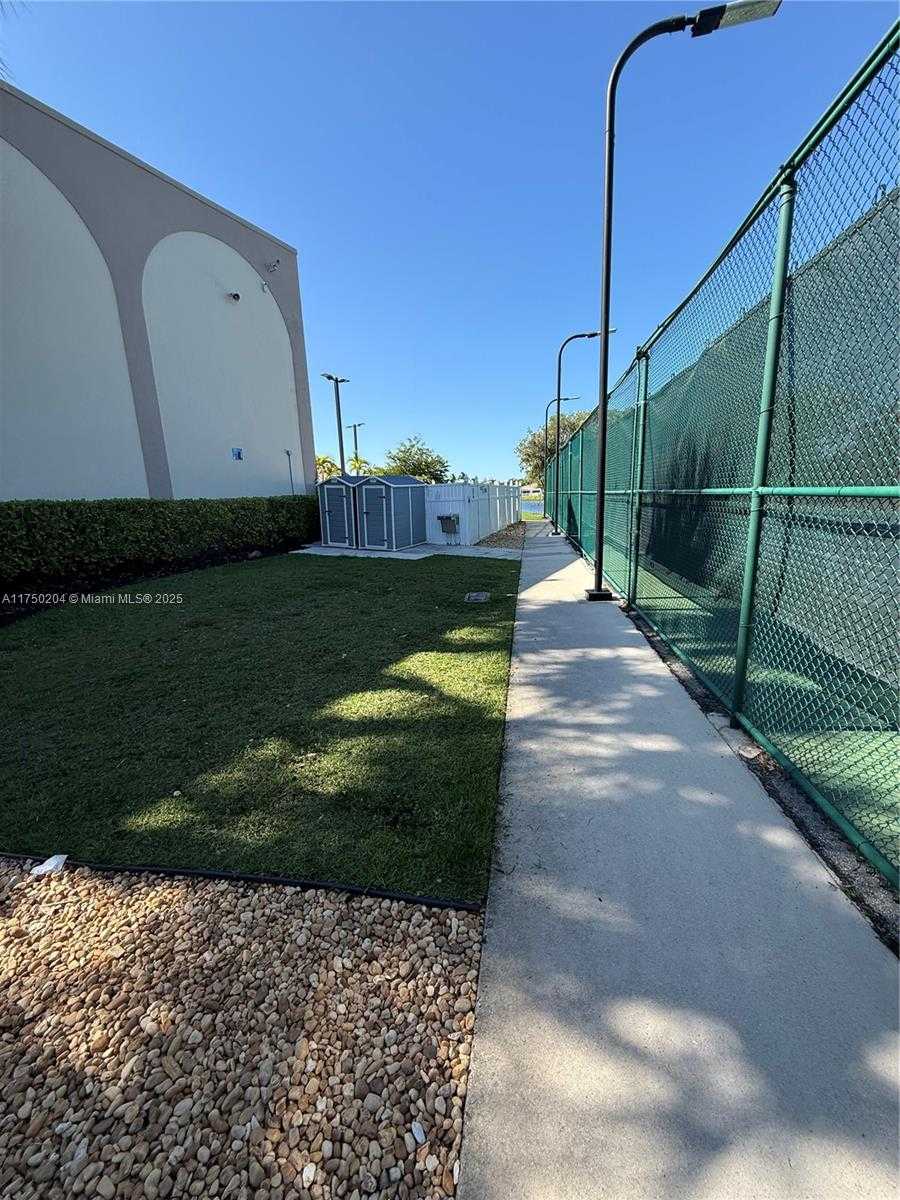 Small Image of 16500 GOLF CLUB RD #204, Weston Number 34