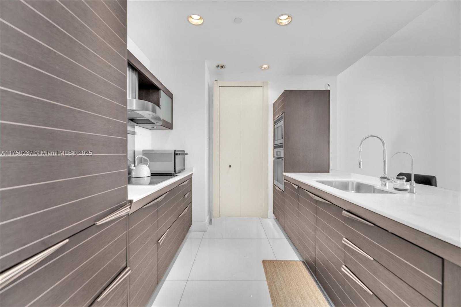 Small Image of 200 BISCAYNE BOULEVARD WAY #4910, Miami Number 10