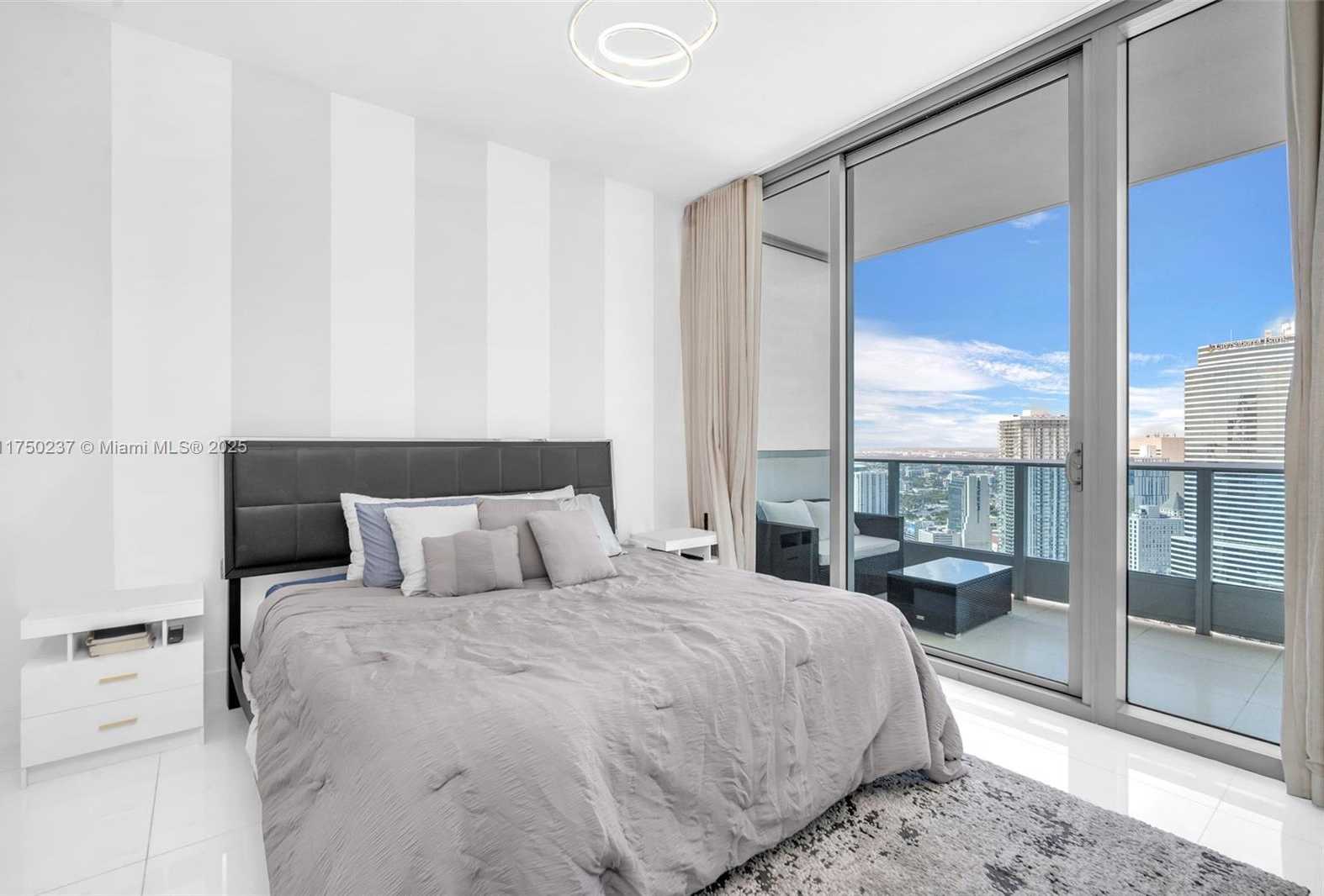 Small Image of 200 BISCAYNE BOULEVARD WAY #4910, Miami Number 12