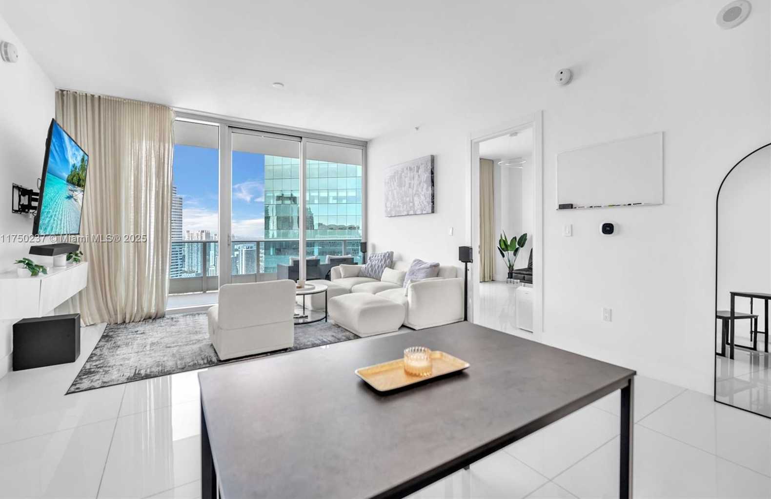 Small Image of 200 BISCAYNE BOULEVARD WAY #4910, Miami Number 3