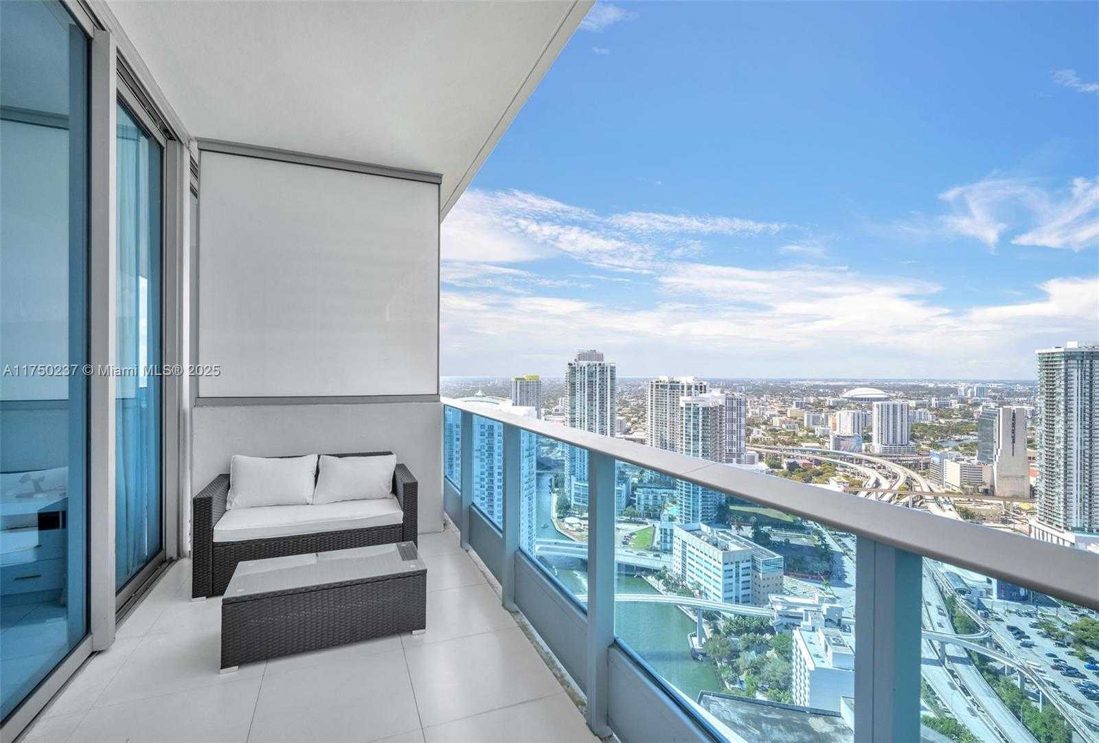 Small Image of 200 BISCAYNE BOULEVARD WAY #4910, Miami Number 5