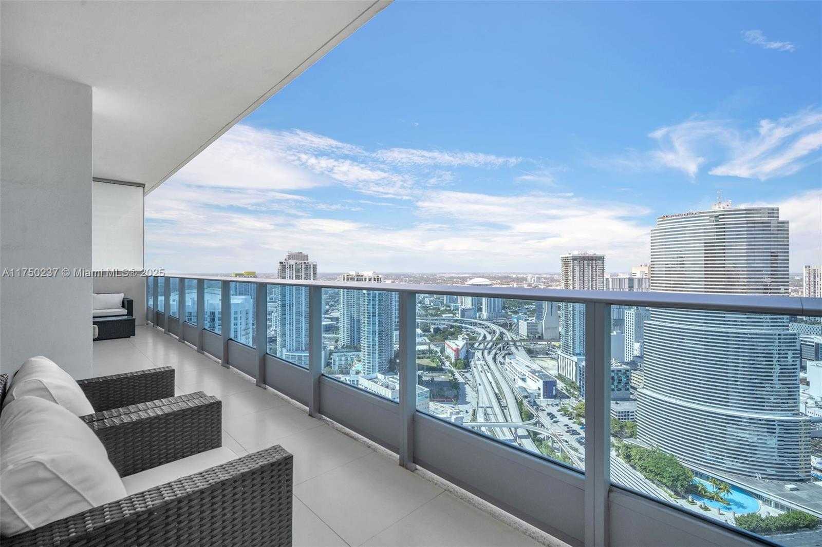 Small Image of 200 BISCAYNE BOULEVARD WAY #4910, Miami Number 6