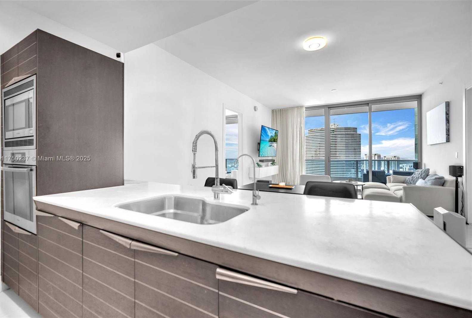 Small Image of 200 BISCAYNE BOULEVARD WAY #4910, Miami Number 9