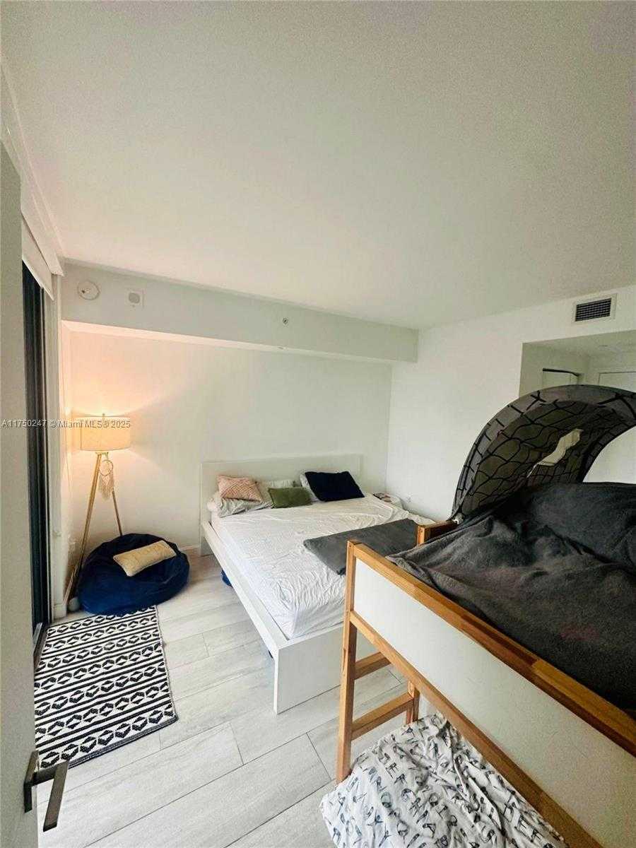 Small Image of 45 SOUTH WEST 9TH ST #1109, Miami Number 6