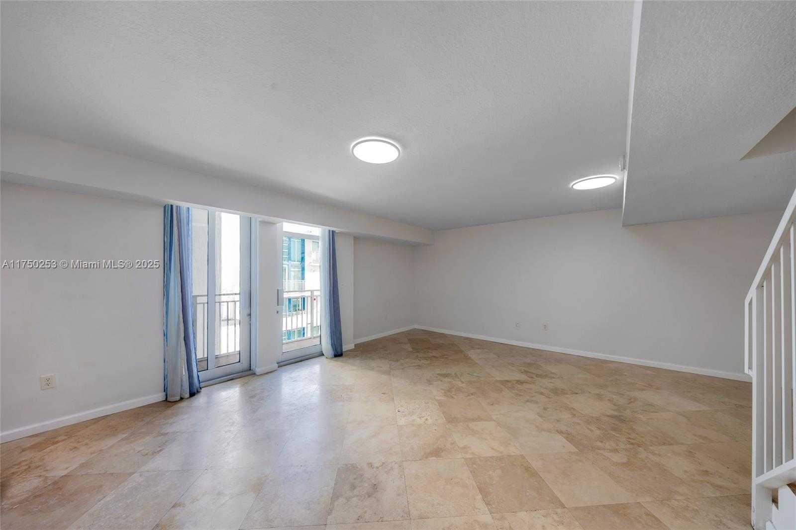 Small Image of 7600 COLLINS AVE #703, Miami Beach Number 11