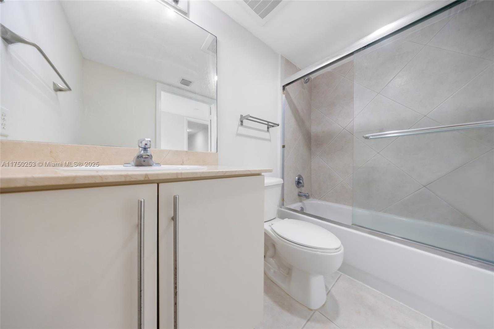 Small Image of 7600 COLLINS AVE #703, Miami Beach Number 24